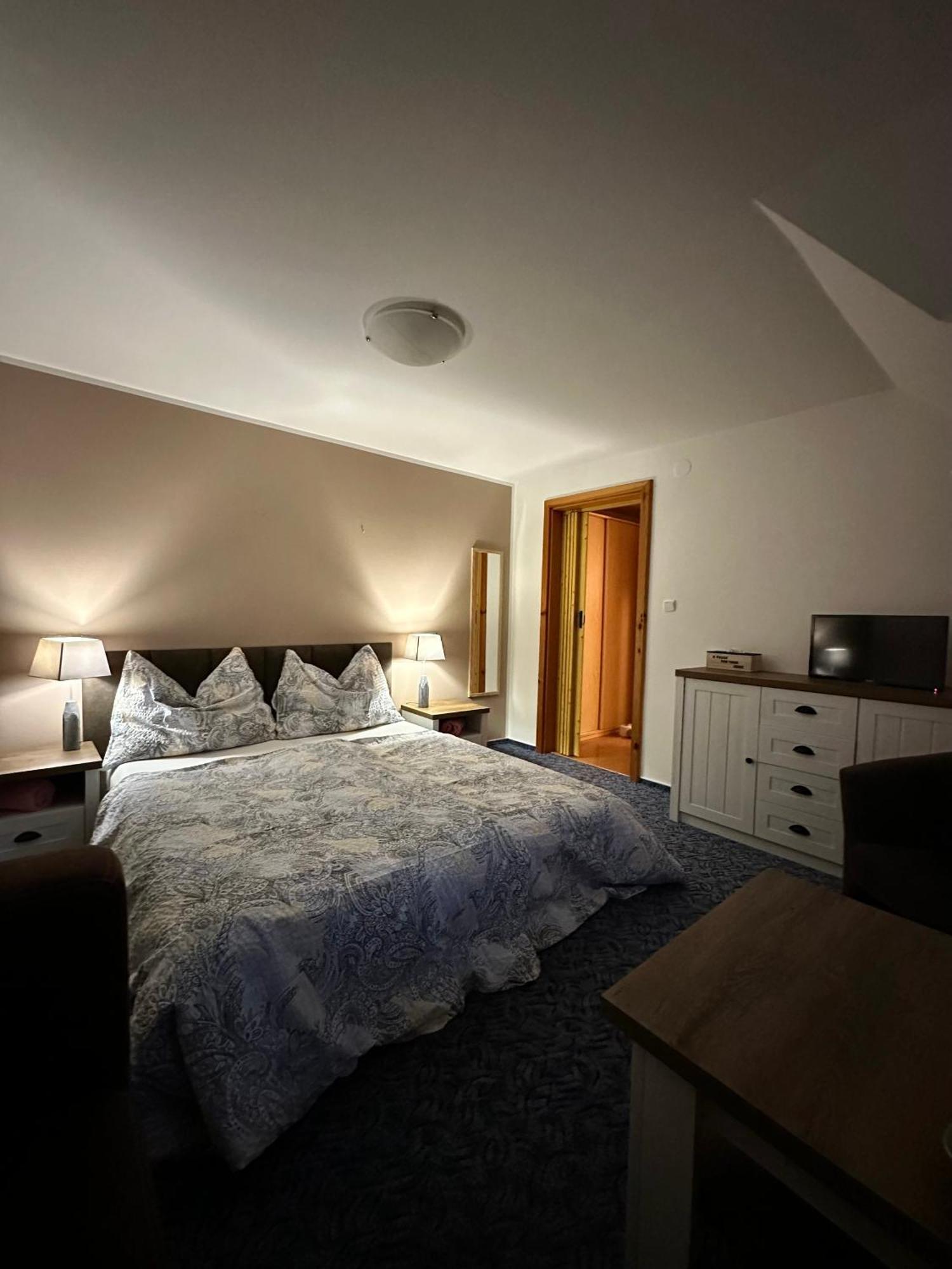 Hotel Penzion Benesov Broumov Zewnętrze zdjęcie