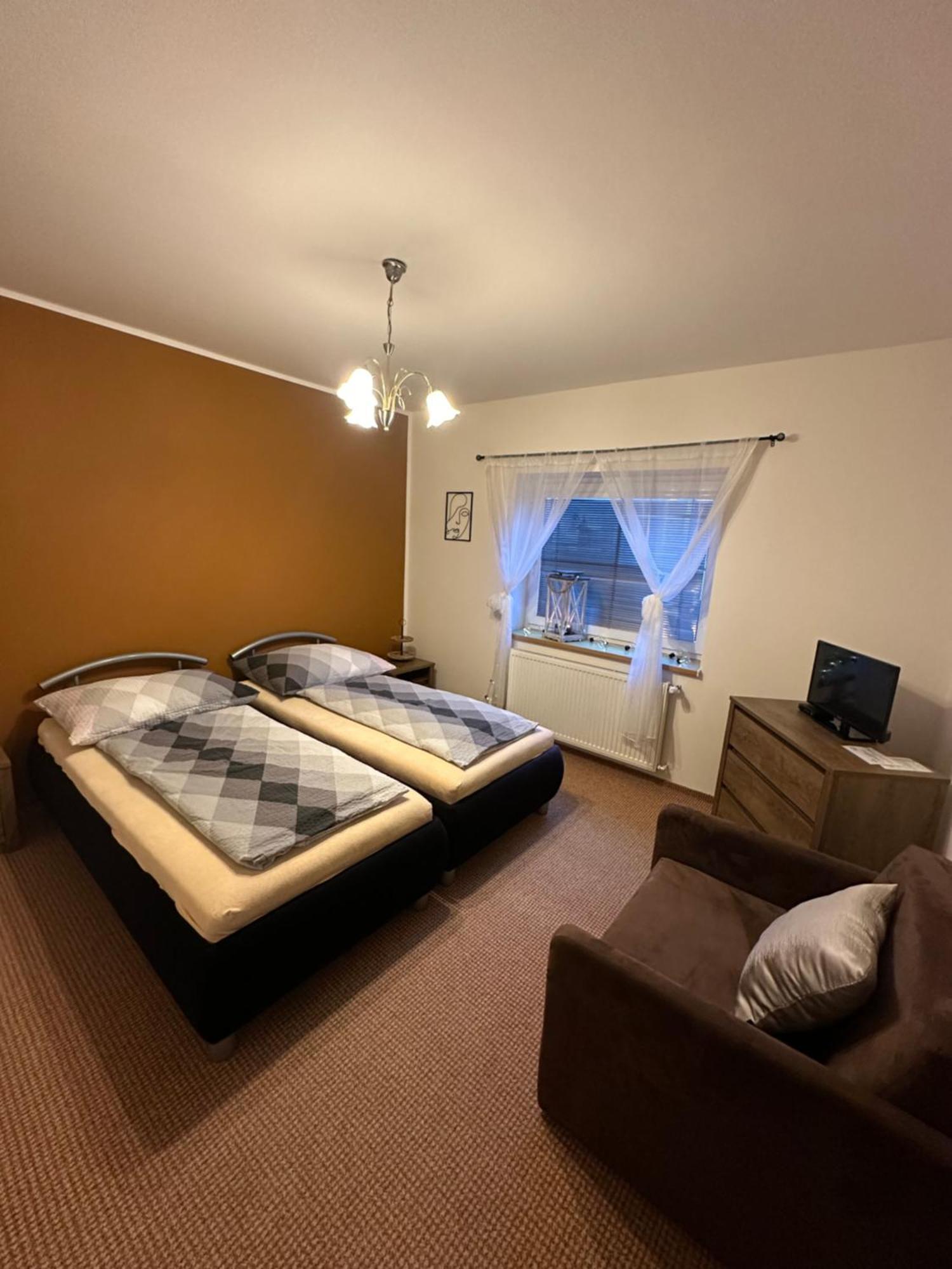 Hotel Penzion Benesov Broumov Zewnętrze zdjęcie