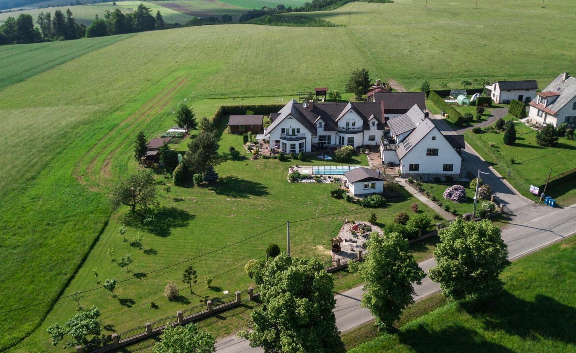 Hotel Penzion Benesov Broumov Zewnętrze zdjęcie